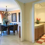 Penthouse Bermuda 4 * Estepona