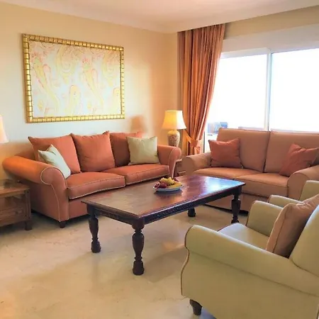 Penthouse Bermuda 4 * Estepona