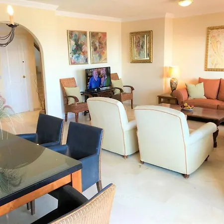 Penthouse Bermuda 4 * Естепона