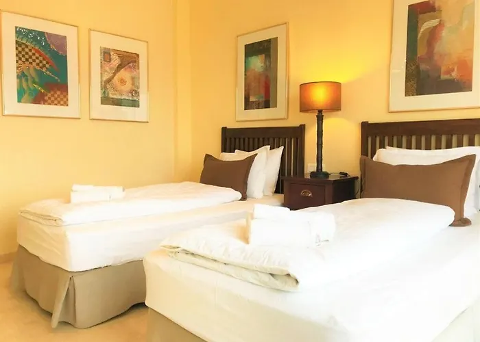 Penthouse Bermuda 4 * 埃斯特波纳