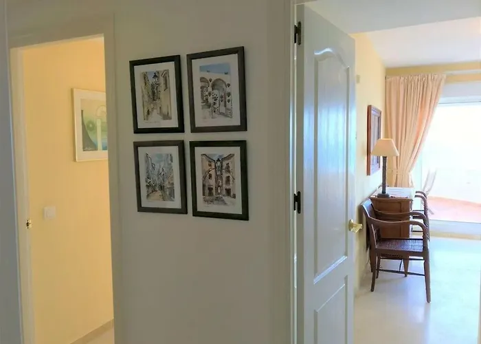 Penthouse Bermuda 4 埃斯特波纳